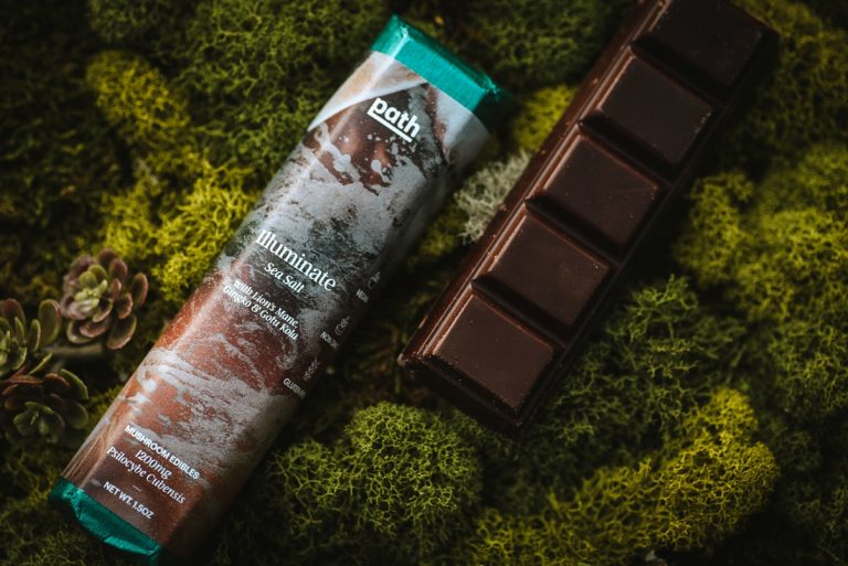 Illuminate-shroom-chocolate-bar